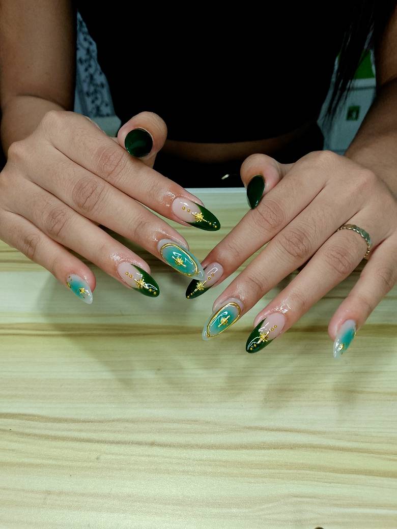 Emerald Starburst ✨