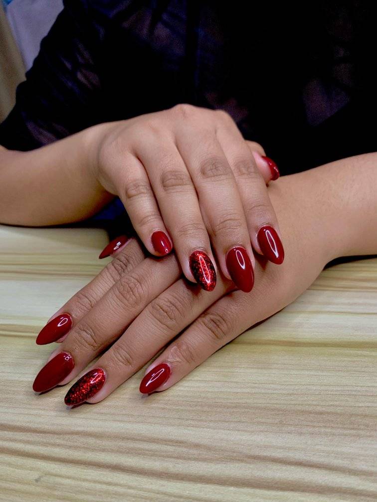 Crimson Glaze & Glitter ❤️✨