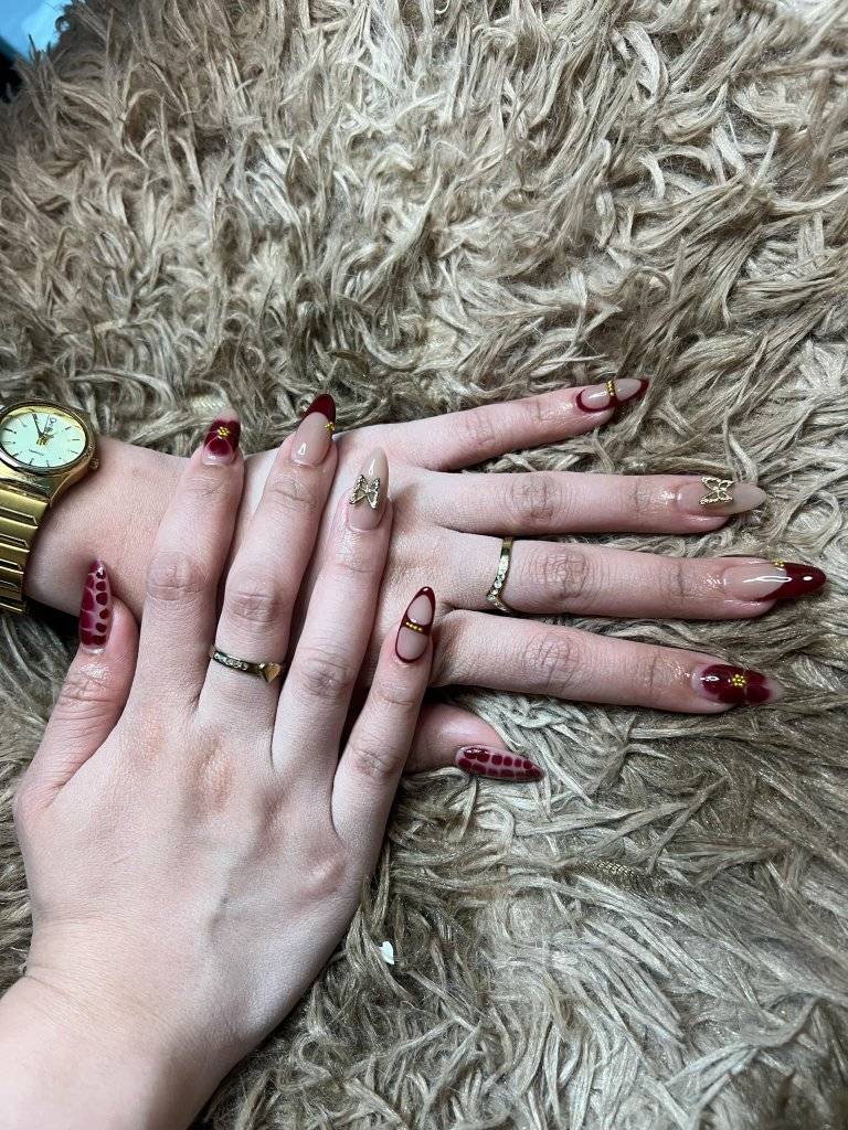 Burgundy Allure 🍷✨