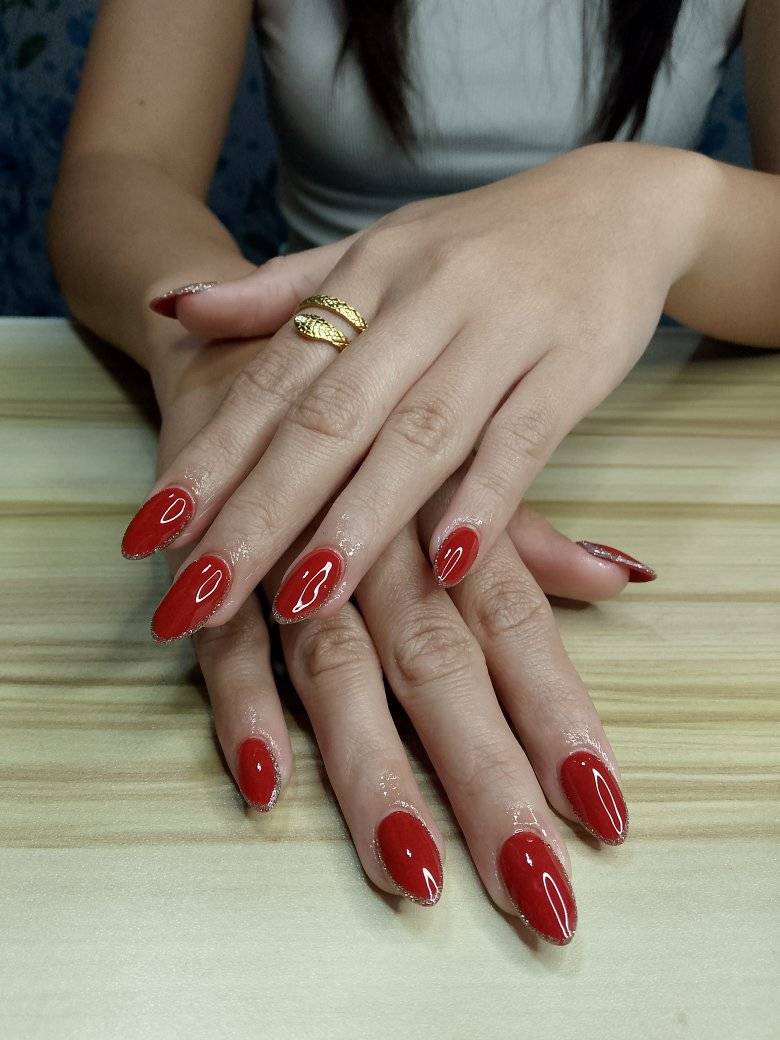 Scarlet Radiance ❤️✨